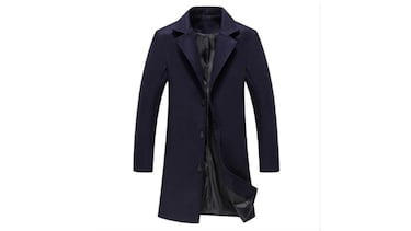 El abrigo largo, con corte ajustado y fácil de combinar que triunfa entre los hombres porque cuesta menos de 20 euros 