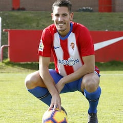 Álex Alegría: "Siempre es mejor jugar con dos delanteros"