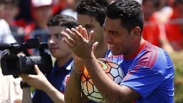 Otros tiempos: el d赤a que Jara fue presentado como estrella en la U
