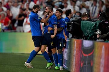 1-1. Leonardo Bonucci celebra el primer gol.