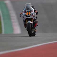 Pole de Dixon y paso adelante de Canet en clave de título