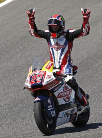 El piloto de Moto 2 Sam Lowes, que lidera el mundial de la categoría, gana el Gran Premio de España.