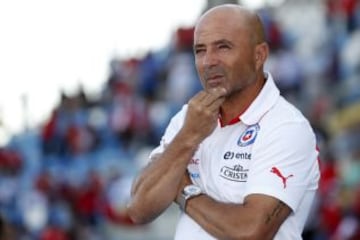 El último partido de Chile que dirigió: A fines de enero de 2015 ante Estados Unidos con selección local y en Rancagua.