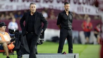 Fue DT de la U y hoy recibe una crítica brutal: “No existe como persona”