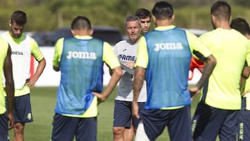 26/08/16 ENTRENAMIENTO DEL VILLARREAL
 ESCRIBA CHARLA GRUPO