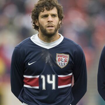 El mediocampista estadounidense disputó 138 partidos en la MLS donde anotó 19 goles y dio 17 asistencias. Con la selección jugó 38 partidos. Actualmente es entrenador del DC United.