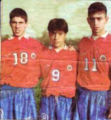 Jorge Guzmán, en la foto junto a Juan Pablo Úbeda e Iván Álvarez, debutó en la U en la caída 2-0 ante Huachipato.