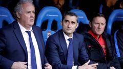 Valverde, junto al delegado del equipo Carlos Naval y el preparador f&iacute;sico.