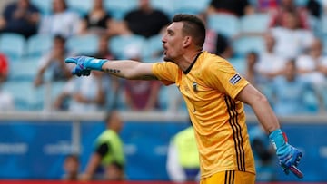 Fue cuando Argentina ganaba solo 1-0. El arquero de River demostró su nivel que acostumbra en su club y salvó a su país.