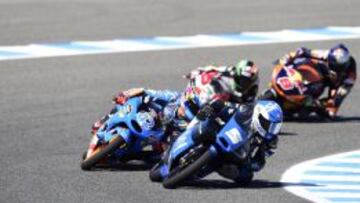 Romano Fenati lidera el grupo de cabeza en Jerez, en la que se impuso.