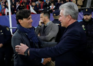 Saludo de los entrenadores incenzo Montella y Jupp Heynckes 