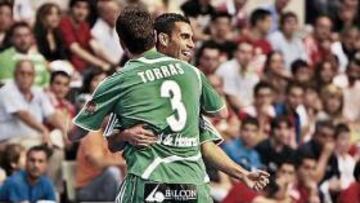 Torras abraza a Andreu.