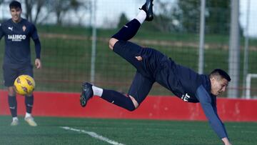 16/03/24 PARTIDO 2ª DIVISION
SPORTING DE GIJON - ALCORCON
DJUKA TRATANDO DE REMATAR UN BALON