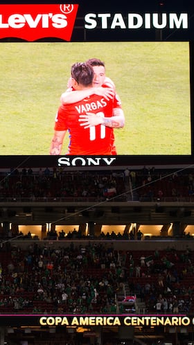 Action photo during the match Mexico vs Chile, Corresponding to the quarterfinals of the America Cup Centenary 2016 at Levis Stadium.
Foto de accion durante el partido Mexico vs Chile, Correspondiente a los Cuartos de Final de la Copa America Centenario 2016, en el Estadio Levis, en la foto: Eduardo Vargas de Chile
18/06/2016/MEXSPORT/Jorge Martinez.