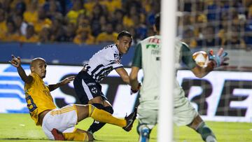 Foto de accion del partido Tigres vs Monterrey correspondiente a la jornada 10 del torneo Apertura 2018 de la liga BBVA Bancomer desde el estadio Universitario.



EN LA FOTO: