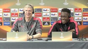 La broma de Wenger a una periodista espa?ola por el idioma