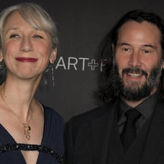 Who is Keanu Reeves dating?