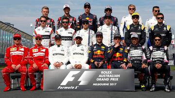 Todos los pilotos de 2017 en la recta de meta de Albert Park. 