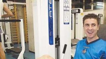 <b>GIMNASIO. </b>Ahí intenta recuperarse Gabi de su lesión durante el partido con el Madrid.