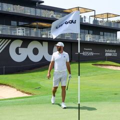 How much money did Dustin Johnson earn for winning the 2022 LIV Tour Championship?