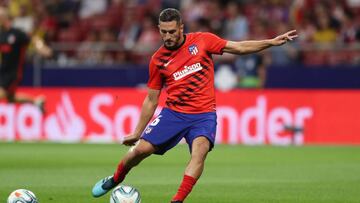 MADRID, SPAIN - AUGUST 18:  Koke of Atletico Madrid warms up prior to the Liga match between Club Atletico de Madrid and Getafe CF at Wanda Metropolitano on August 18, 2019 in Madrid, Spain. (Photo by Angel Martinez/Getty Images)