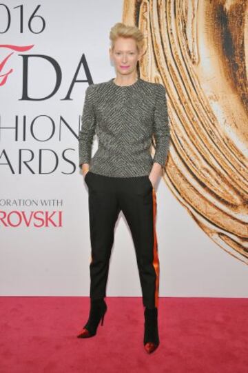 La actriz y modelo Tilda Swinton en los CFDA Fashion Awards.