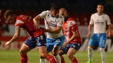 Cruz Azul no pudo mantener la ventaja y cay&oacute; en El Pirata, en juego celebrado a puerta cerrada por el veto.