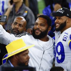 Who is Anthony Anderson, the host of the 2024 Emmy Awards?