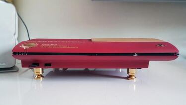 Así es la PS3 de MGSV construida por un fan