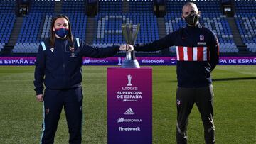 Mar&iacute;a Pry y S&aacute;nchez Vera, entrenadores de Levante y Alt&eacute;tico, en la previa a la final de la Supercopa.