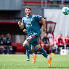 Santiago Giménez, lejos del título de goleo de la Eredivisie