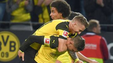 Dortmund&#039;s Danish forward Jacob Bruun Larsen celebrates scoring the opening goal with his teammates during the German first division Bundesliga football match Borussia Dortmund vs 1. FC Nuremberg in Dortmund, westhern Germany, on September 16, 2018. 