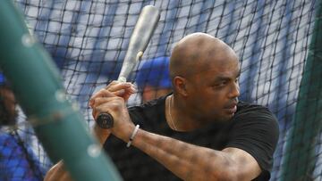 PHILADELPHIA, PA - JUNE 06: Former NBA player Charles Barkley takes batting practice before a game between the Chicago Cubs and the Philadelphia Phillies at Citizens Bank Park on June 6, 2016 in Philadelphia, Pennsylvania.   Rich Schultz/Getty Images/AFP
 == FOR NEWSPAPERS, INTERNET, TELCOS &amp; TELEVISION USE ONLY ==