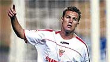 Antoñito y el resto de delanteros del Sevilla no han ofrecido el rendimiento esperado.