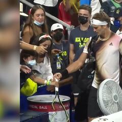 Pasó por alto y no ha gustado nada lo que hizo Zverev con la raqueta de la agresión