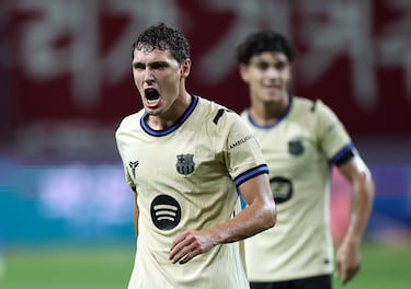 Andreas Christensen celebra su gol que supone el 2-4 en el marcador de Seúl. El defensa danés salió en el descanso y aprovechó sus primeros minutos para anotar su primer gol de pretemporada.