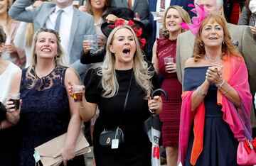 Glamour, fiesta y alcohol en el Grand National