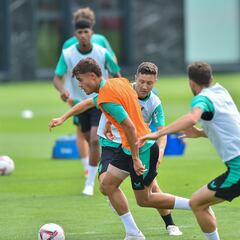 Carlos Isaac y Hugo Rincón, distintas candidaturas para el lateral derecho