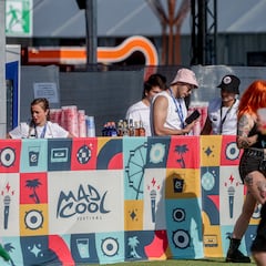 ¿Es recomendable utilizar prendas oscuras en verano y cómo afecta a la temperatura corporal?