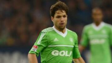 OTRA VEZ EN LA MIRA. Diego conduce un balón con el Wolfsburgo.