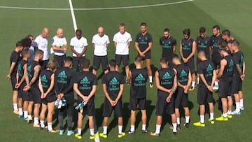 Madrid hold minute's silence for victims of Catalonia attacks
