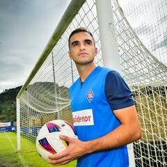 Carbonell, que juega en el Almere: “Parrot es muy bueno”