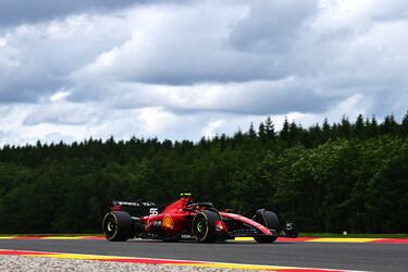 El piloto madrileño empezó en cuarta posición, pero un toque con Piastri dañó su monoplaza y se vio forzado a terminar la carrera en la vuelta 23.