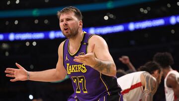 On Luka Doncic’s worst day as a trio with James and Reaves, the Slovenian relied on Vincent and Smith, with 20 points each, to beat the Rockets.