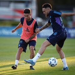 En el Sevilla tiemblan: Lucas Ocampos se lesionó con Argentina