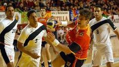 España mete el turbo en el ataque