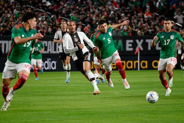 When will Julián Quiñones play his first game for Mexico?
