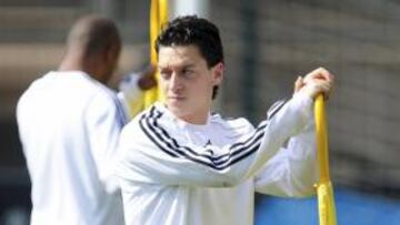 "El Madrid puede ganar este año los tres títulos"