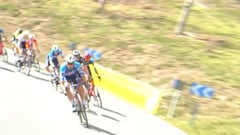 La brutal caída de un ciclista: acabó en ambulancia y con oxígeno