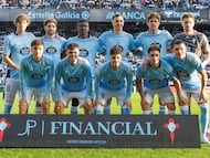 La alineación inicial del Celta posa en los prolegómenos del partido contra el Mallorca en Balaídos.